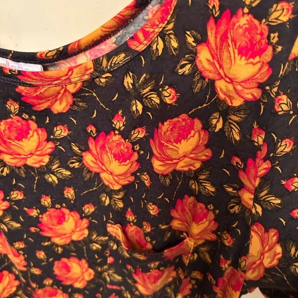 Lula Roe Carly dress, sz XL fits up to 2x, gently worn. Soft knit style - Picture 8 of 9